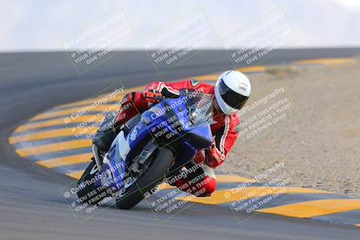 media/Oct-03-2022-Moto Forza (Mon) [[5f077a3730]]/Intermediate Group/Session 5 (Turn 12)/